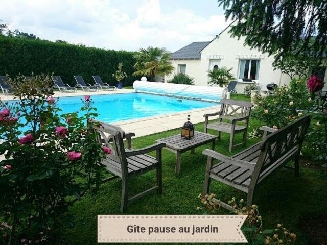 Gite Pause Au Jardin Piscine Chauffee Saint-Branchs Exterior foto
